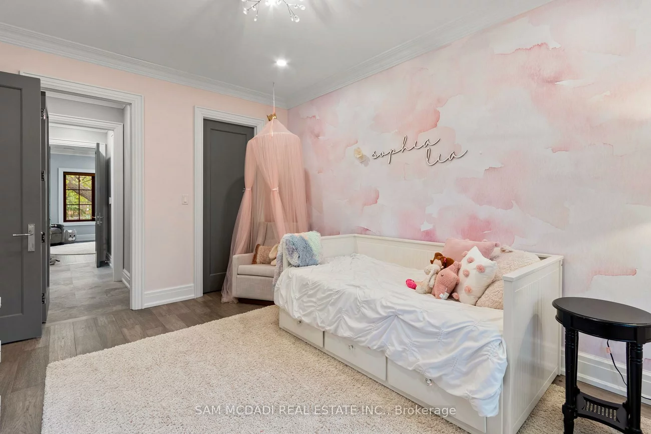 1134, Welwyn, Clarkson, Mississauga