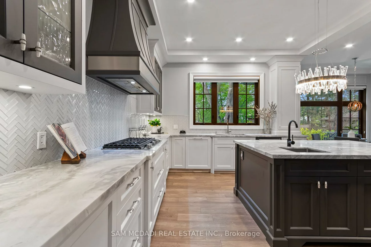 1134, Welwyn, Clarkson, Mississauga