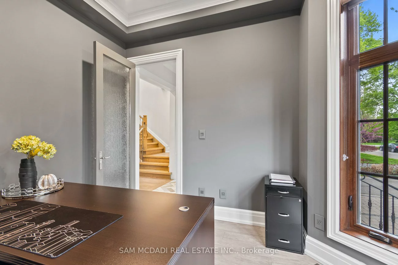 1134, Welwyn, Clarkson, Mississauga