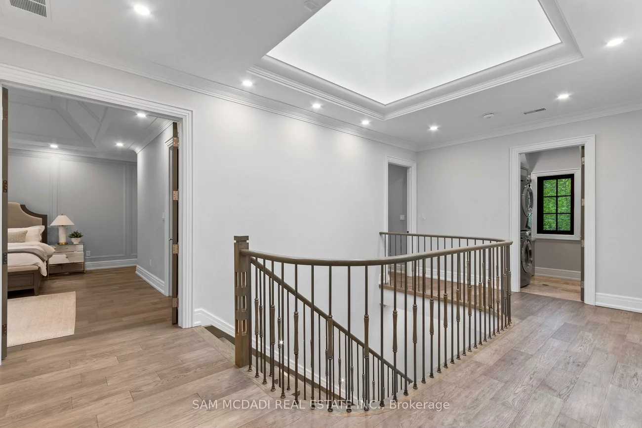 1134, Welwyn, Clarkson, Mississauga