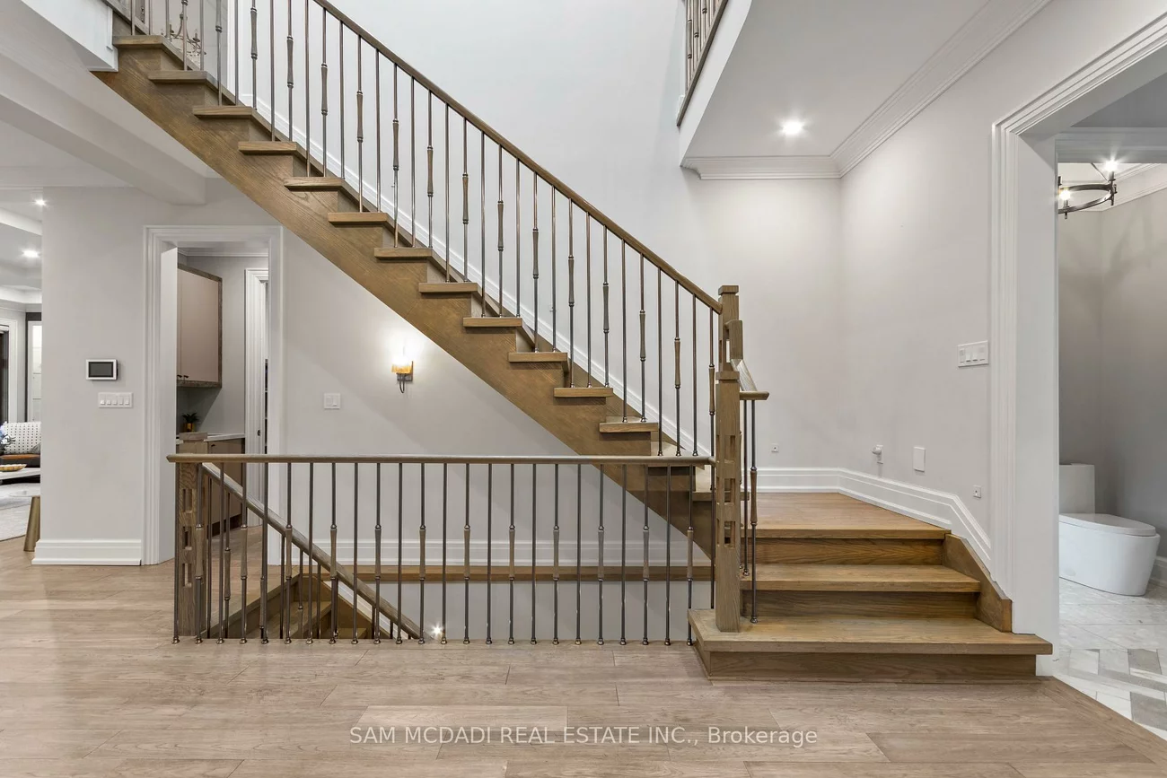 1134, Welwyn, Clarkson, Mississauga
