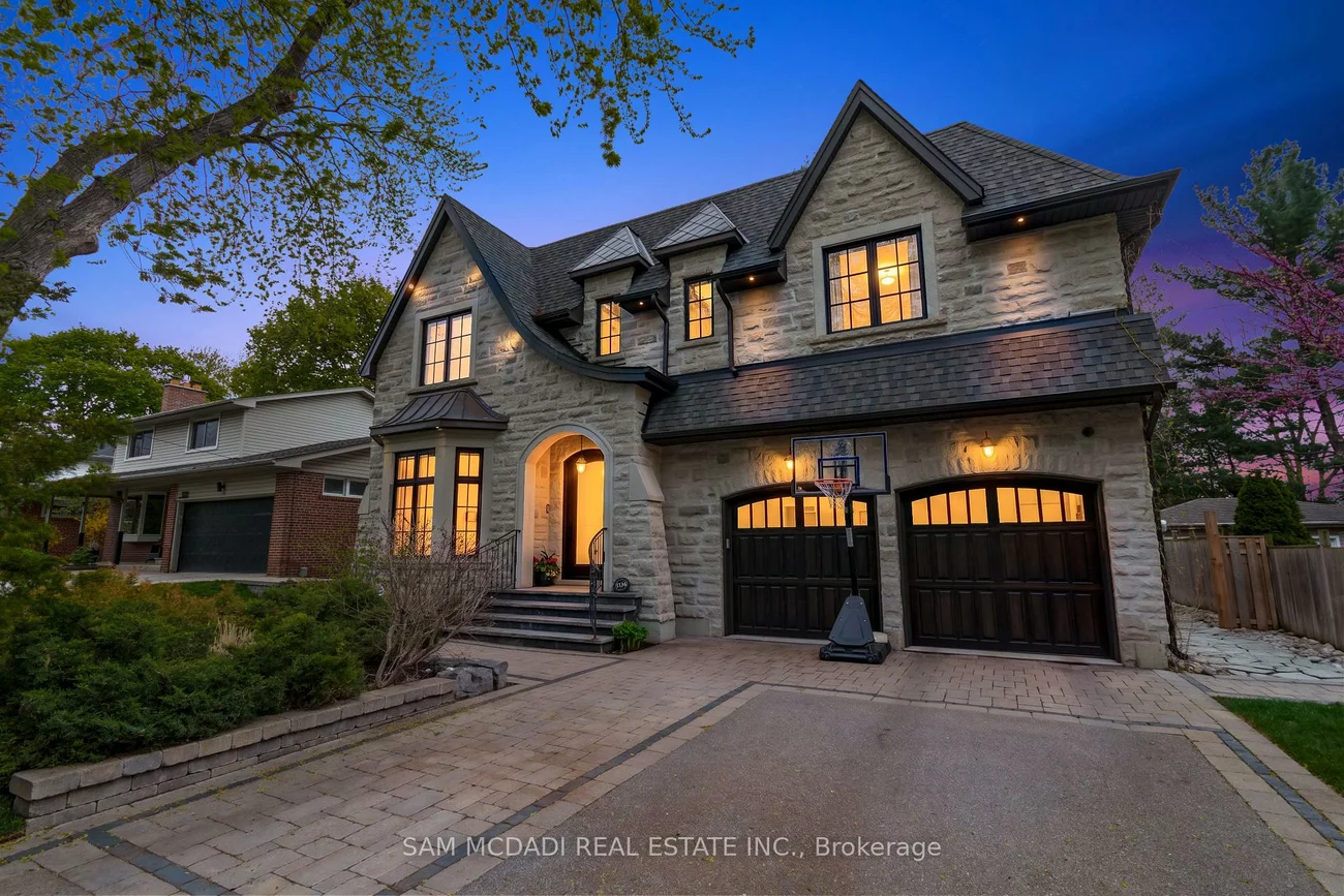 1134, Welwyn, Clarkson, Mississauga