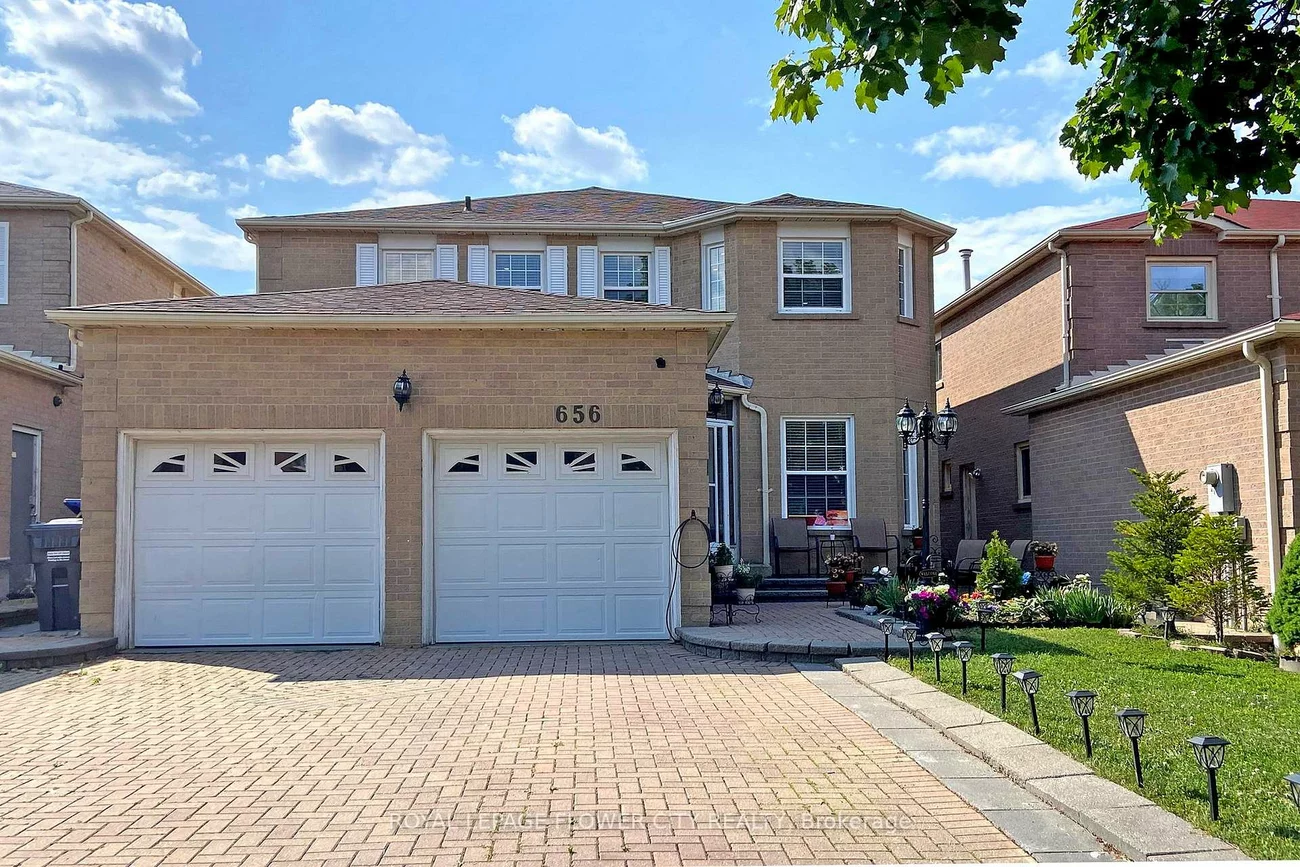 656, Esprit, Hurontario, Mississauga