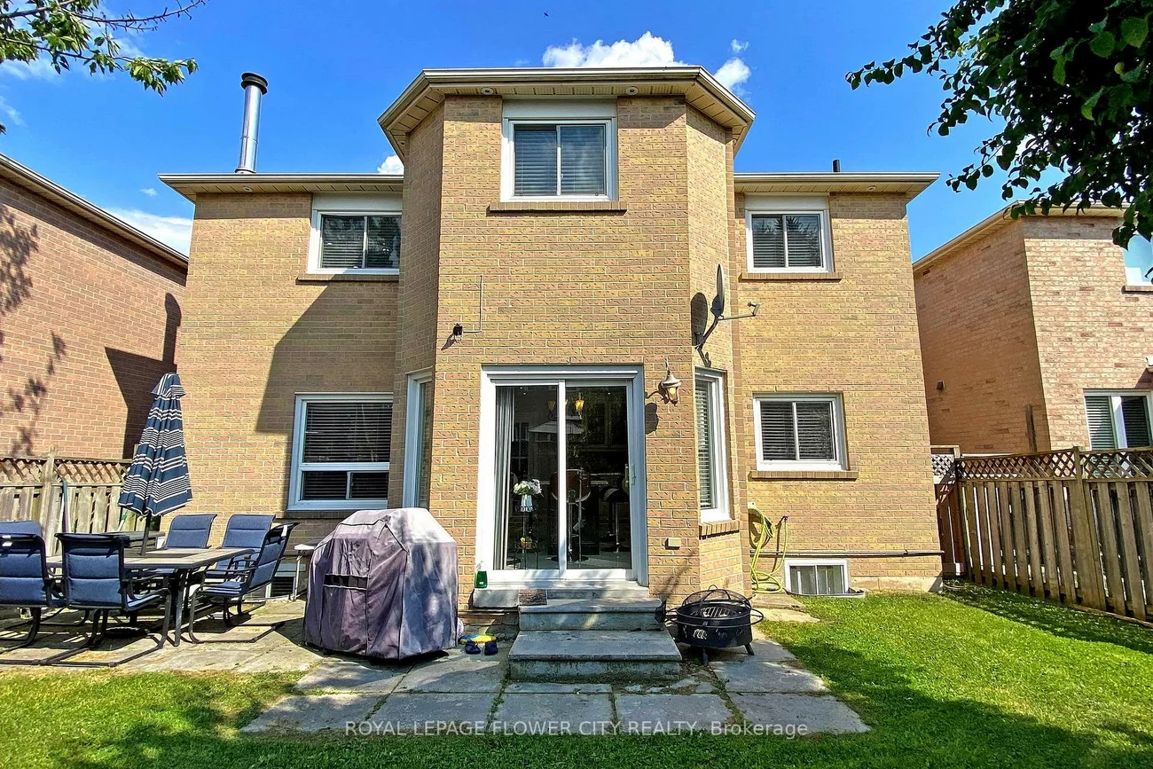 656, Esprit, Hurontario, Mississauga