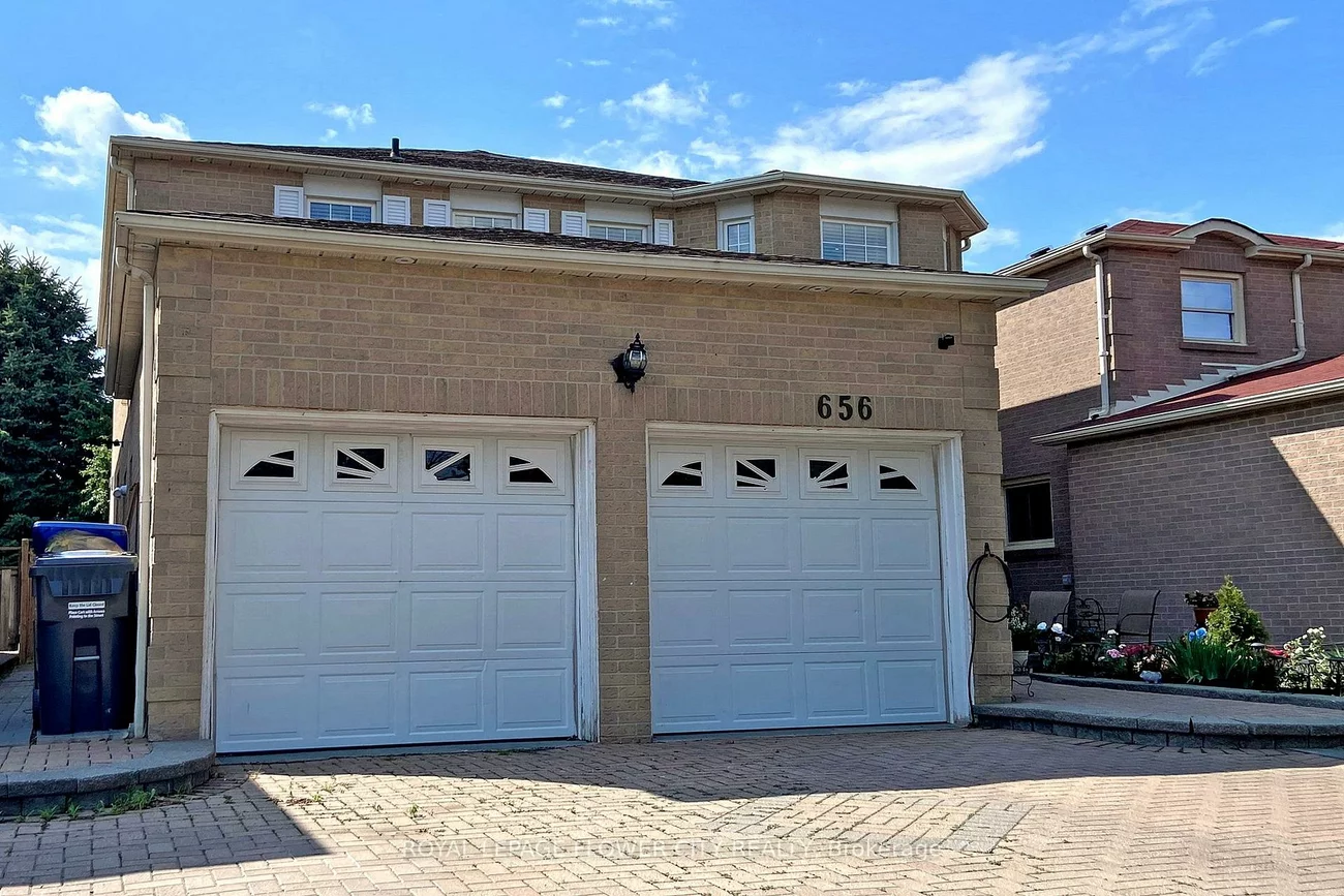 656, Esprit, Hurontario, Mississauga