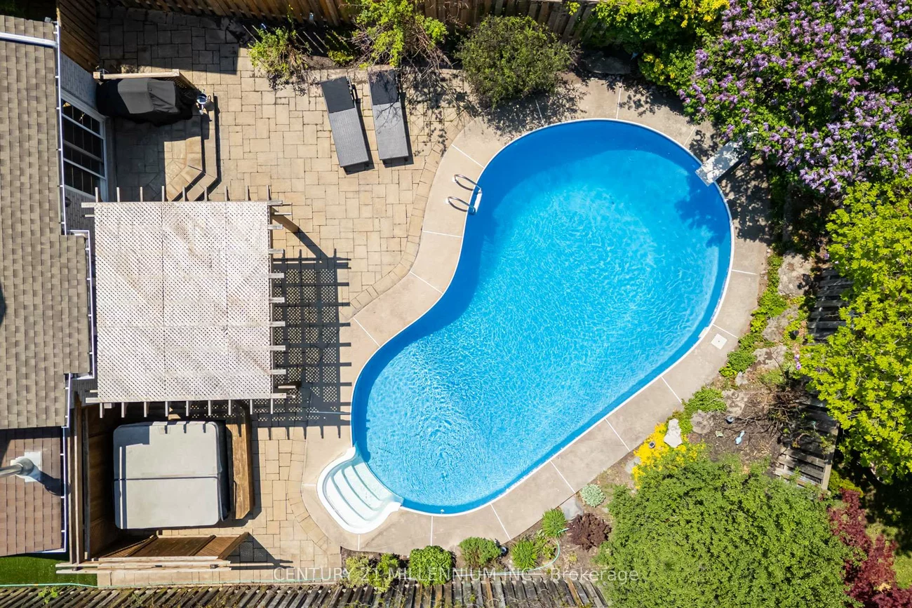 7220, Danton, Meadowvale, Mississauga