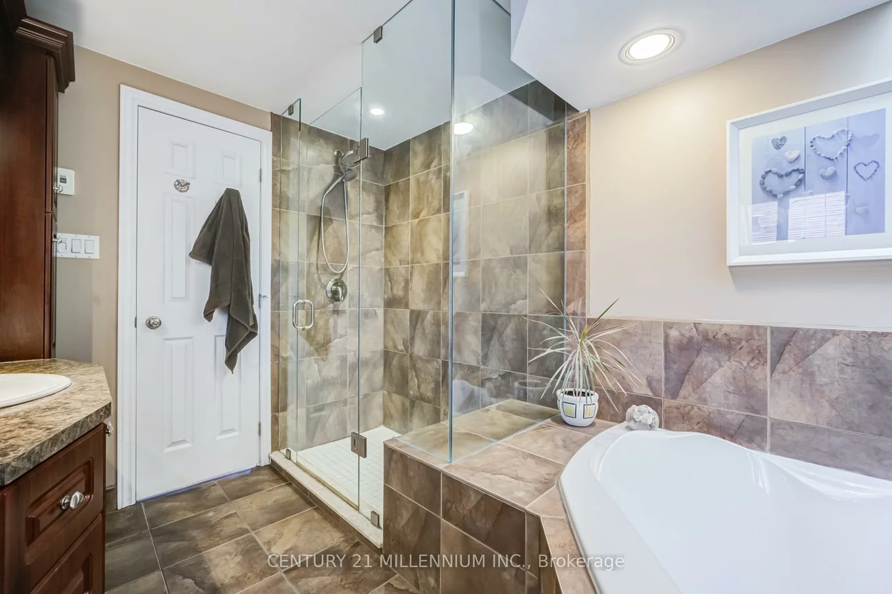 7220, Danton, Meadowvale, Mississauga