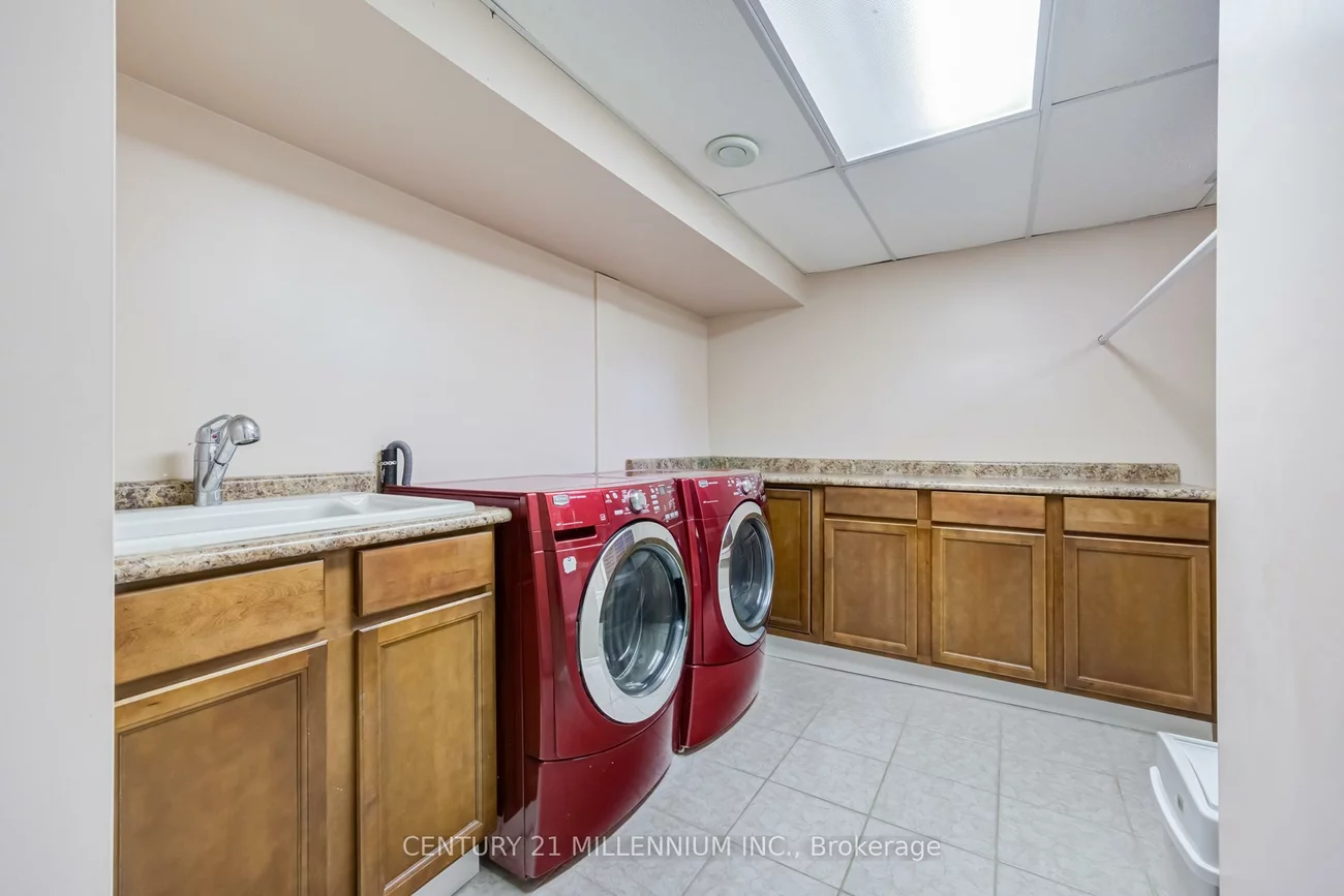 7220, Danton, Meadowvale, Mississauga