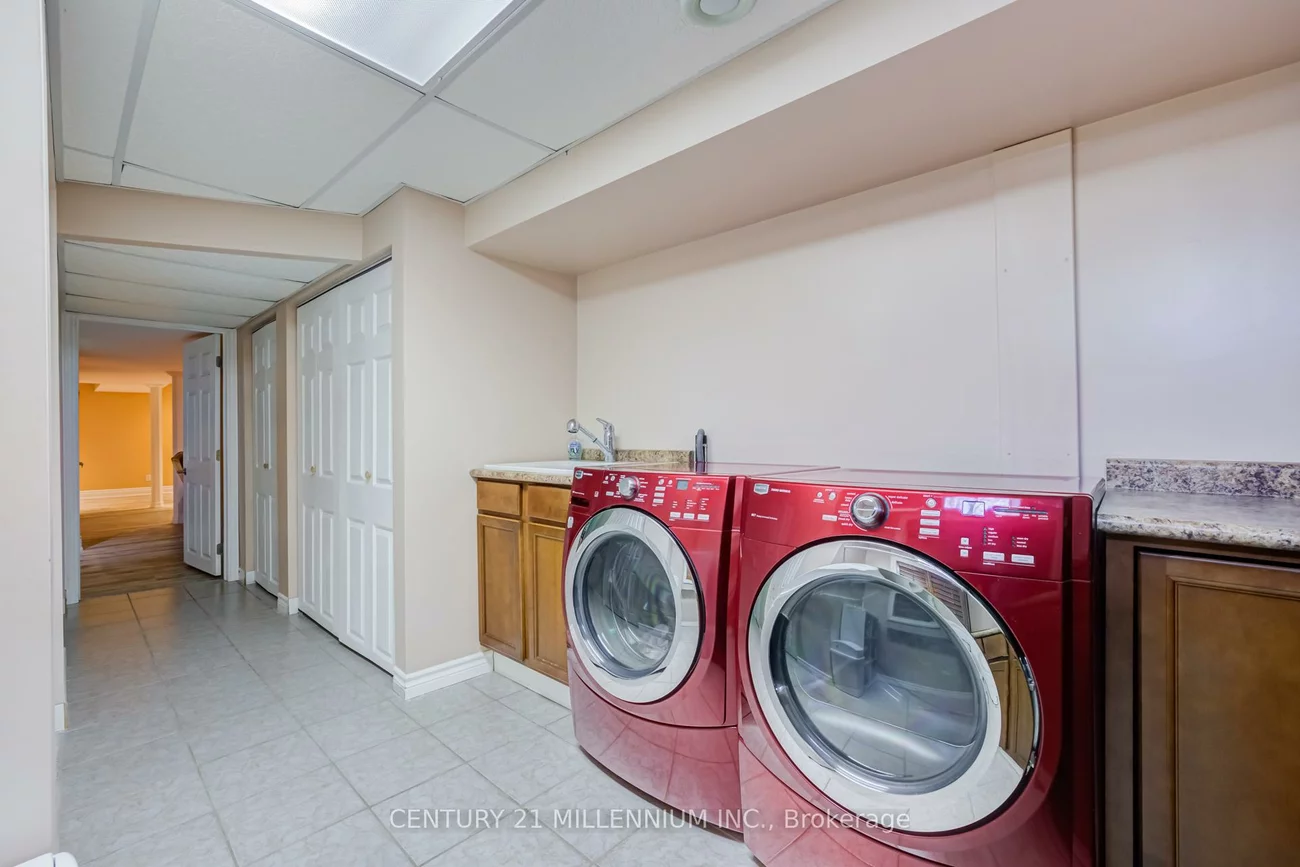 7220, Danton, Meadowvale, Mississauga