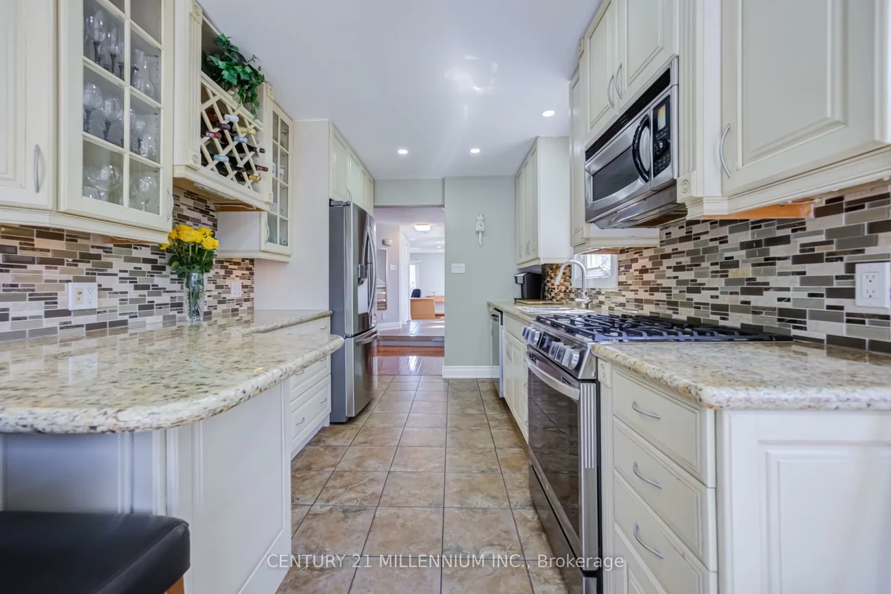 7220, Danton, Meadowvale, Mississauga