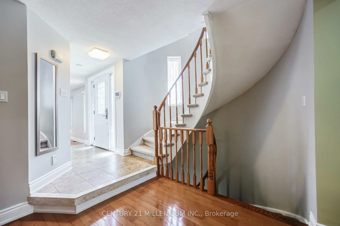 7220, Danton, Meadowvale, Mississauga