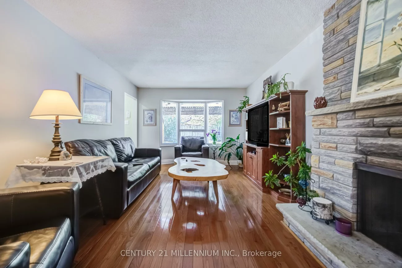 7220, Danton, Meadowvale, Mississauga