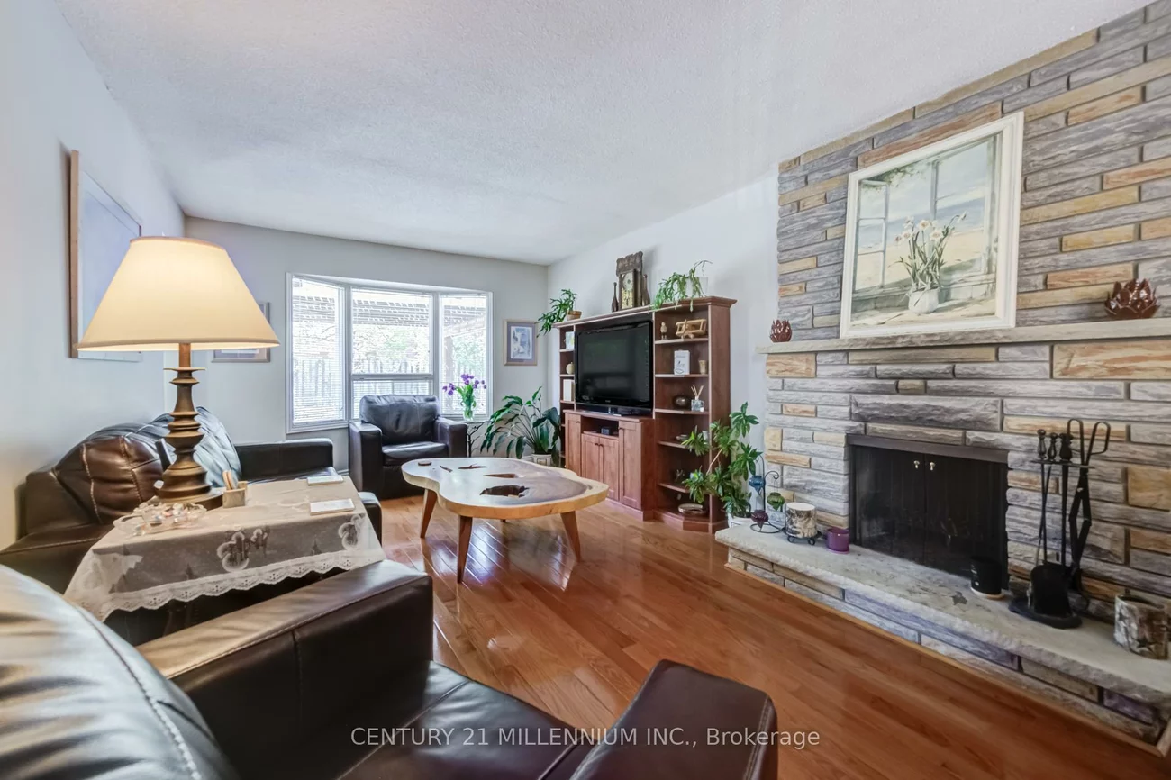 7220, Danton, Meadowvale, Mississauga