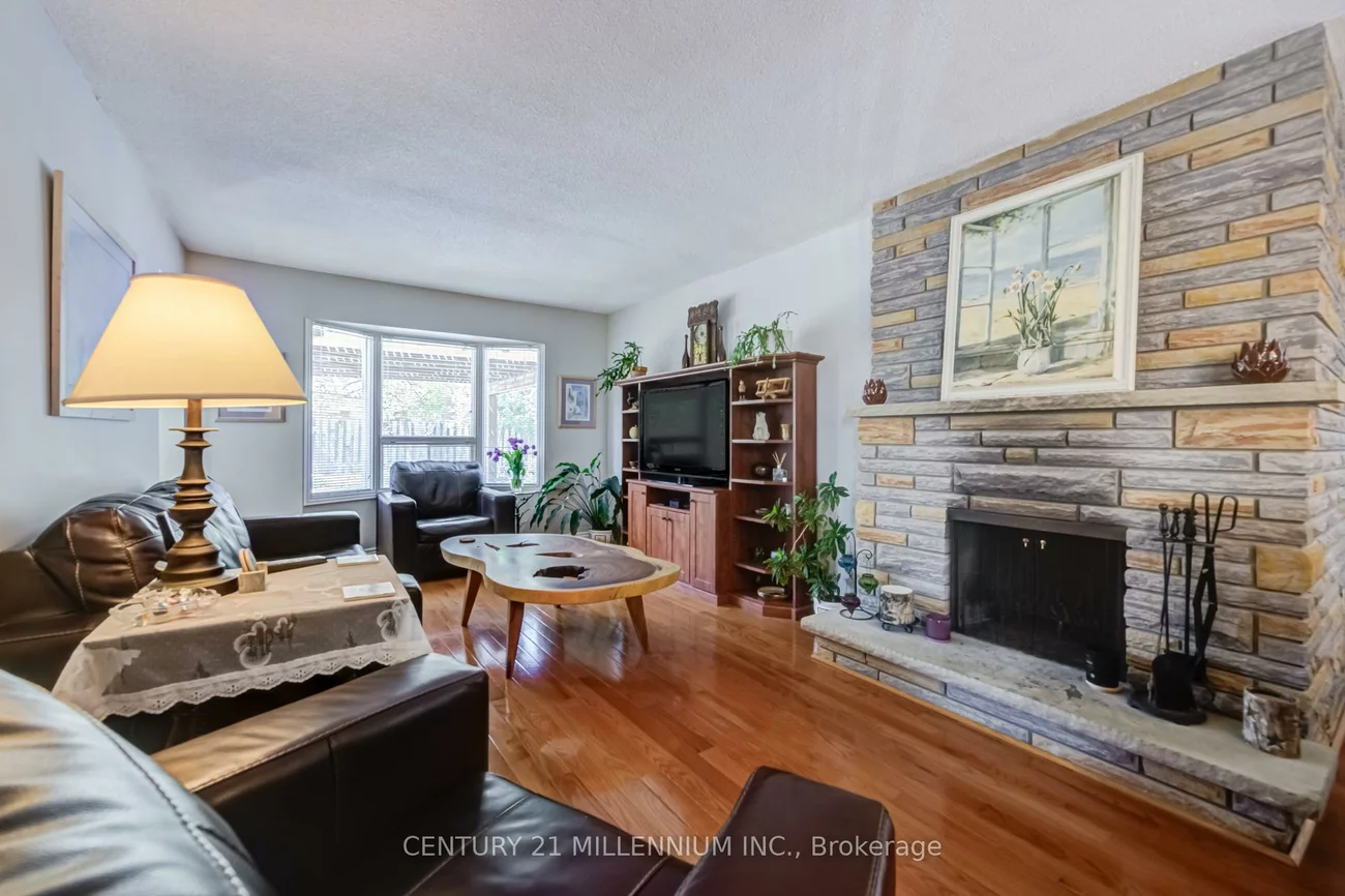 7220, Danton, Meadowvale, Mississauga
