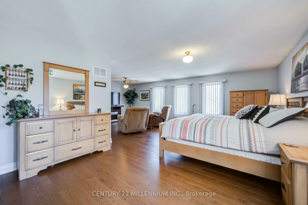 7220, Danton, Meadowvale, Mississauga