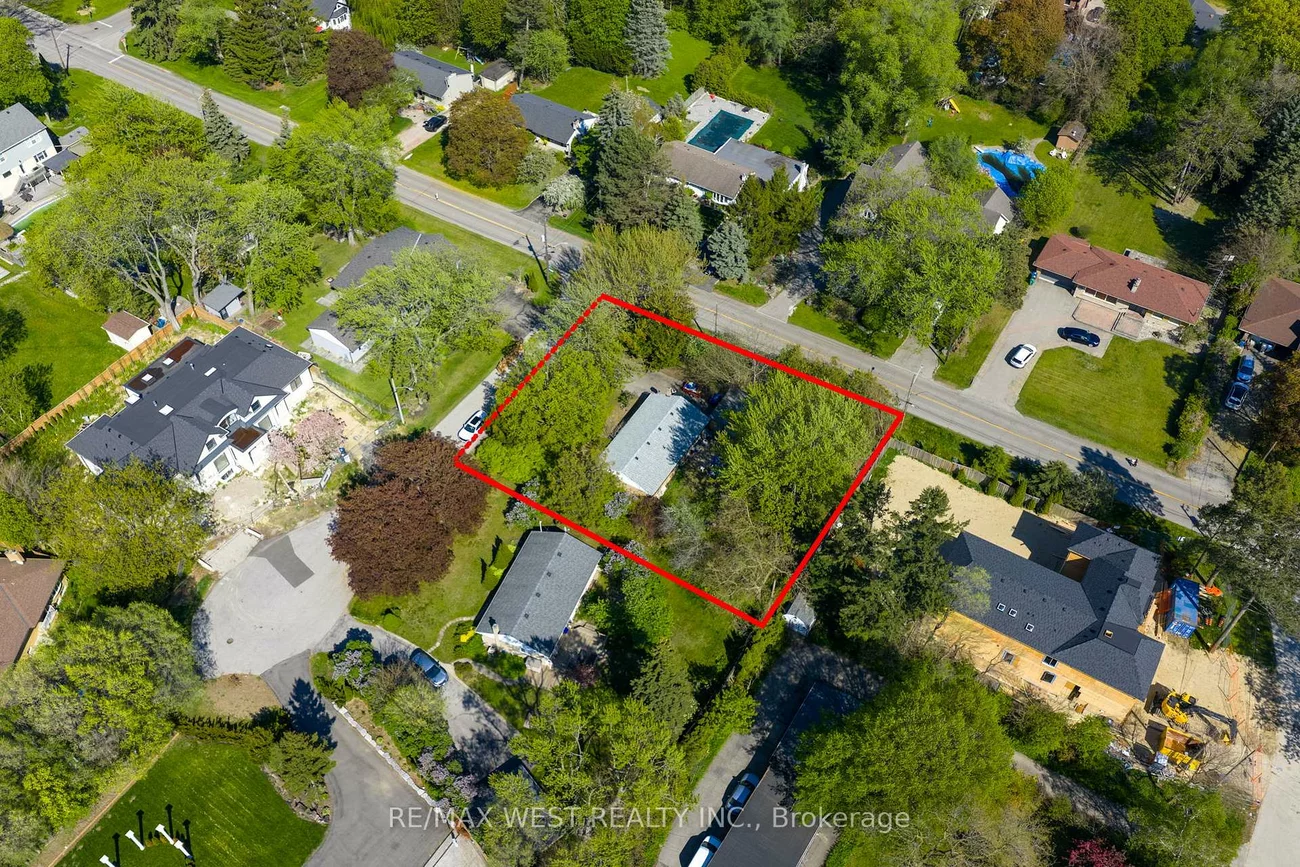 1610, Magenta, Mineola, Mississauga
