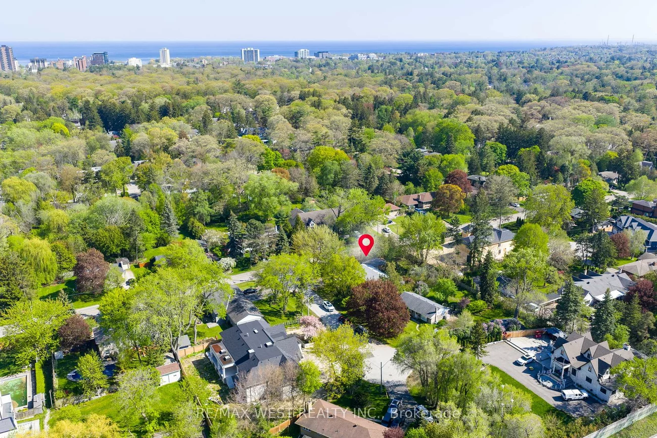 1610, Magenta, Mineola, Mississauga