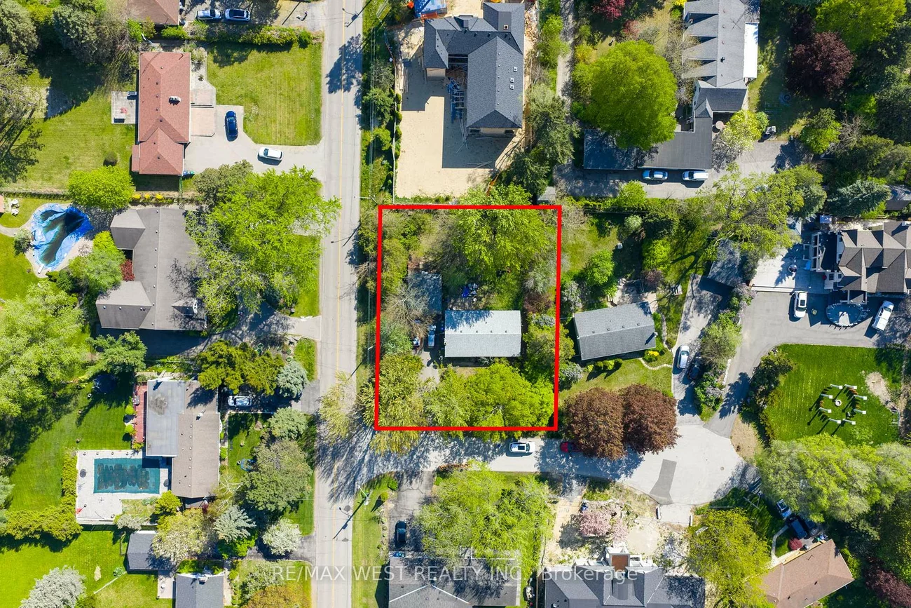 1610, Magenta, Mineola, Mississauga