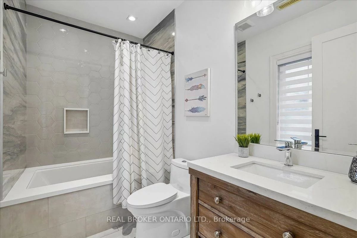1445, Skyline, Lakeview, Mississauga