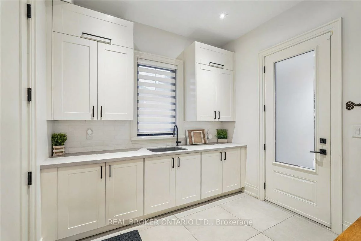1445, Skyline, Lakeview, Mississauga