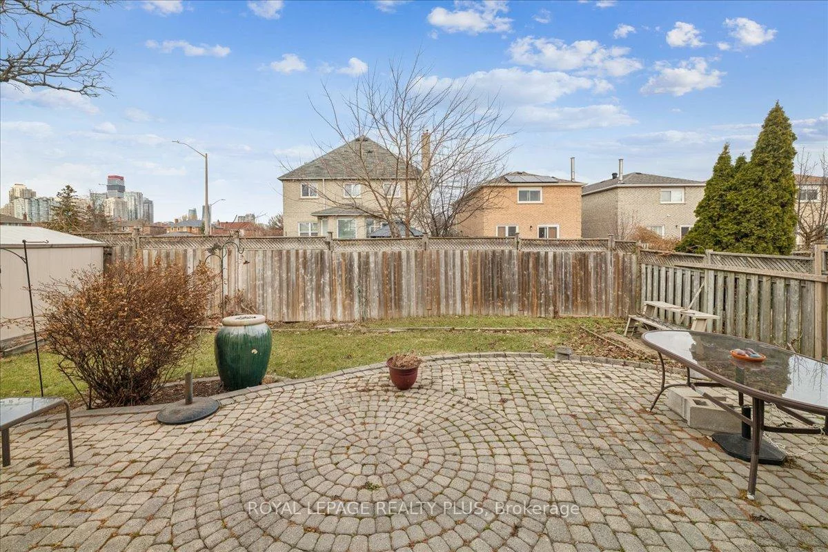 3561, Old Orchard Park, Fairview, Mississauga