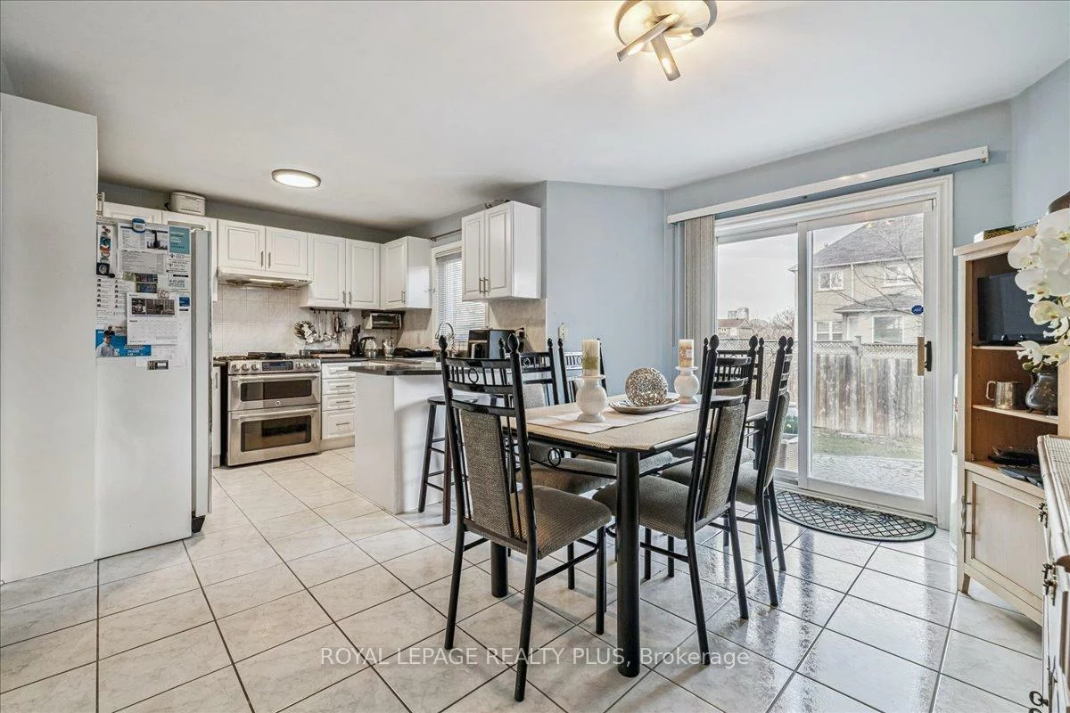 3561, Old Orchard Park, Fairview, Mississauga