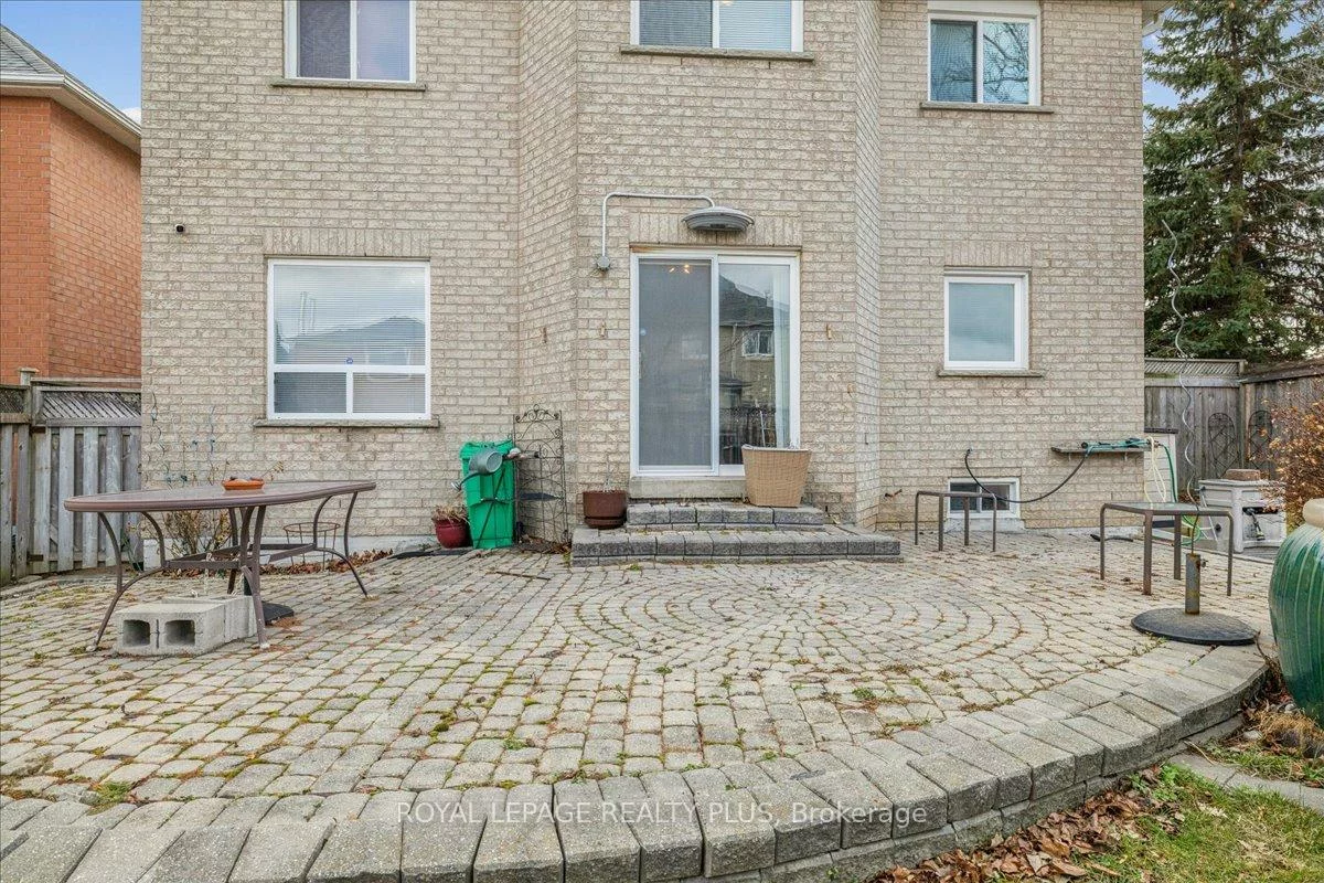 3561, Old Orchard Park, Fairview, Mississauga
