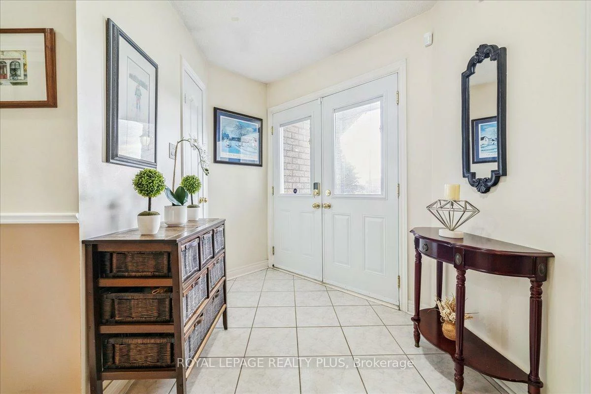 3561, Old Orchard Park, Fairview, Mississauga
