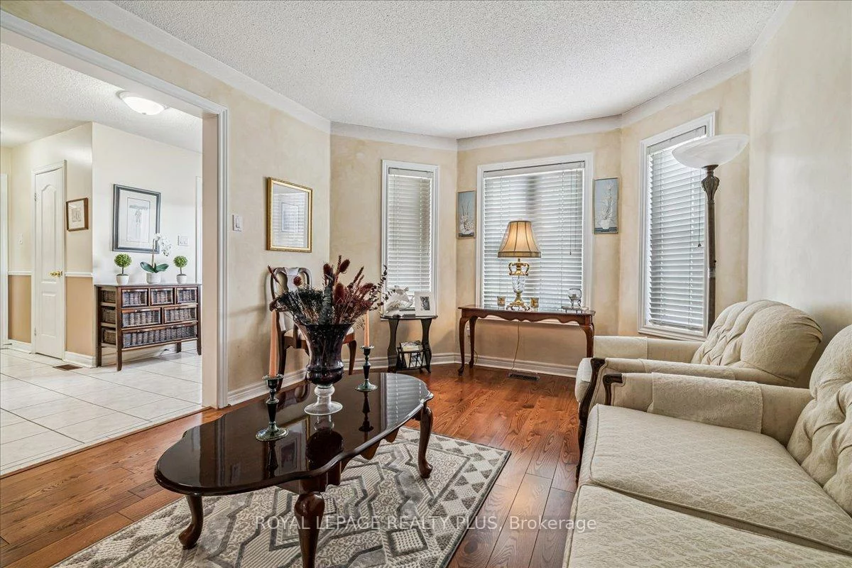 3561, Old Orchard Park, Fairview, Mississauga