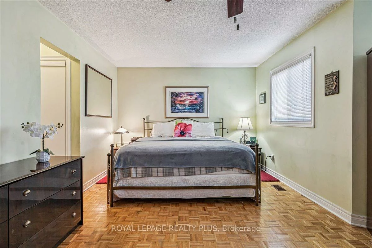3561, Old Orchard Park, Fairview, Mississauga