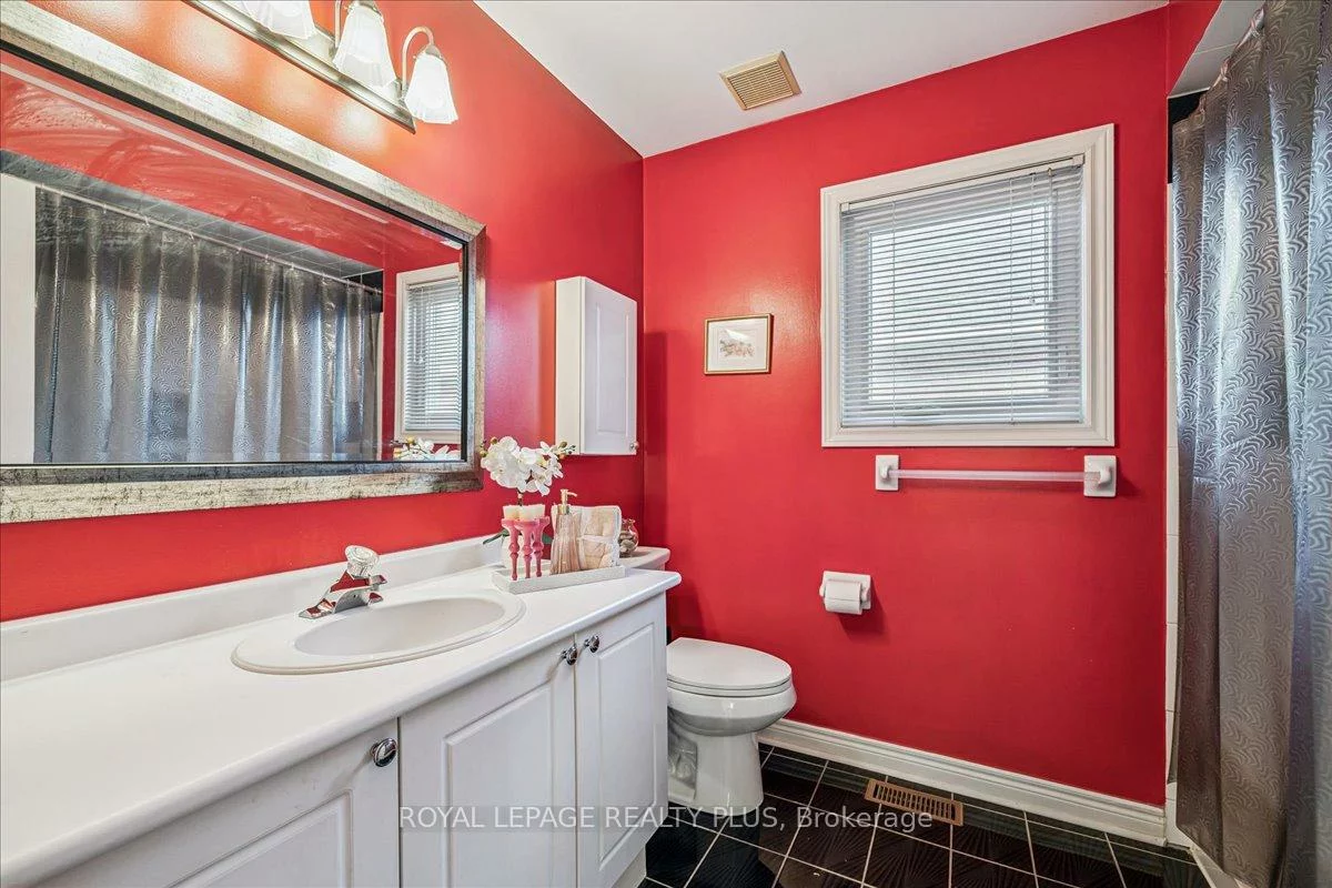 3561, Old Orchard Park, Fairview, Mississauga