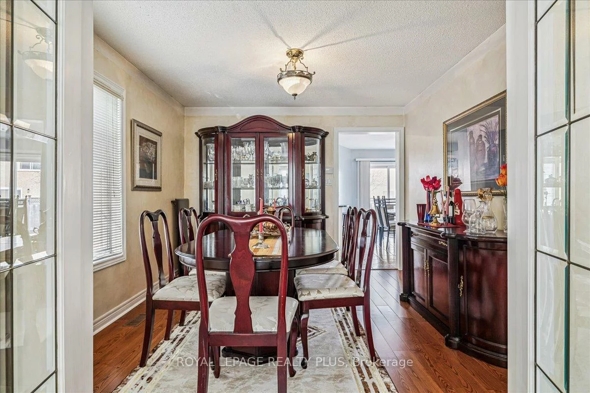 3561, Old Orchard Park, Fairview, Mississauga