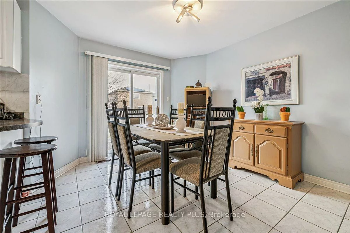 3561, Old Orchard Park, Fairview, Mississauga
