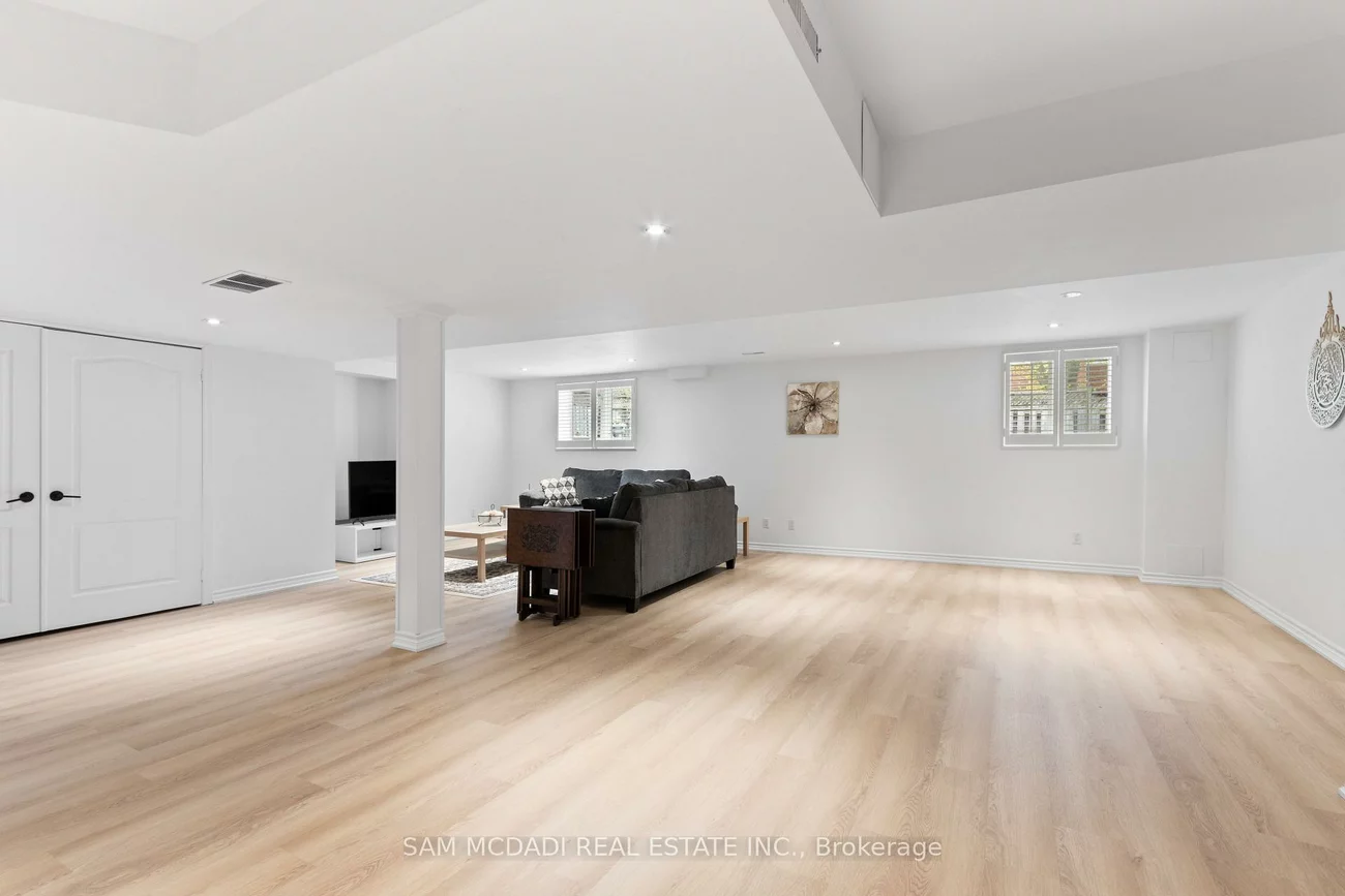 964, Queen, Lorne Park, Mississauga
