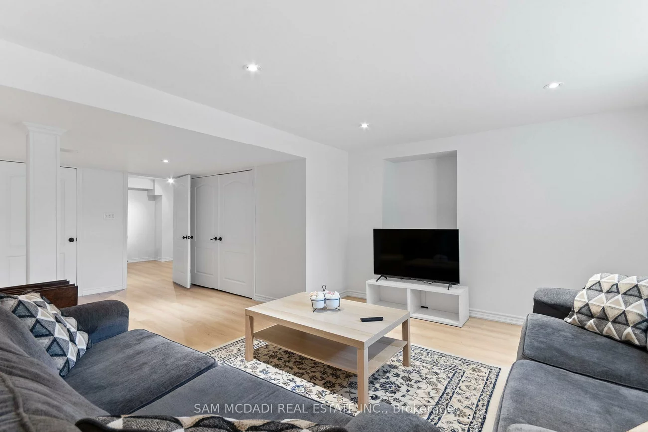 964, Queen, Lorne Park, Mississauga