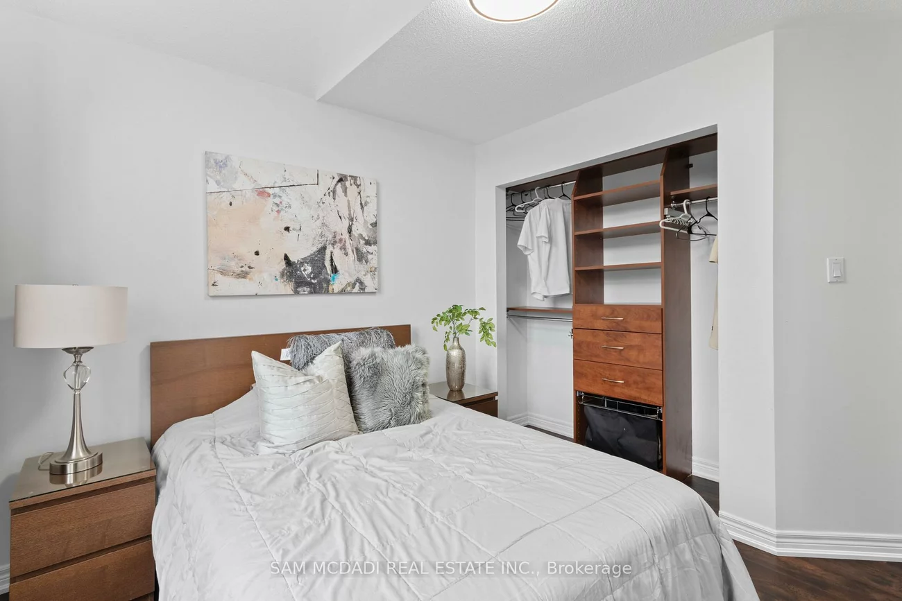 964, Queen, Lorne Park, Mississauga