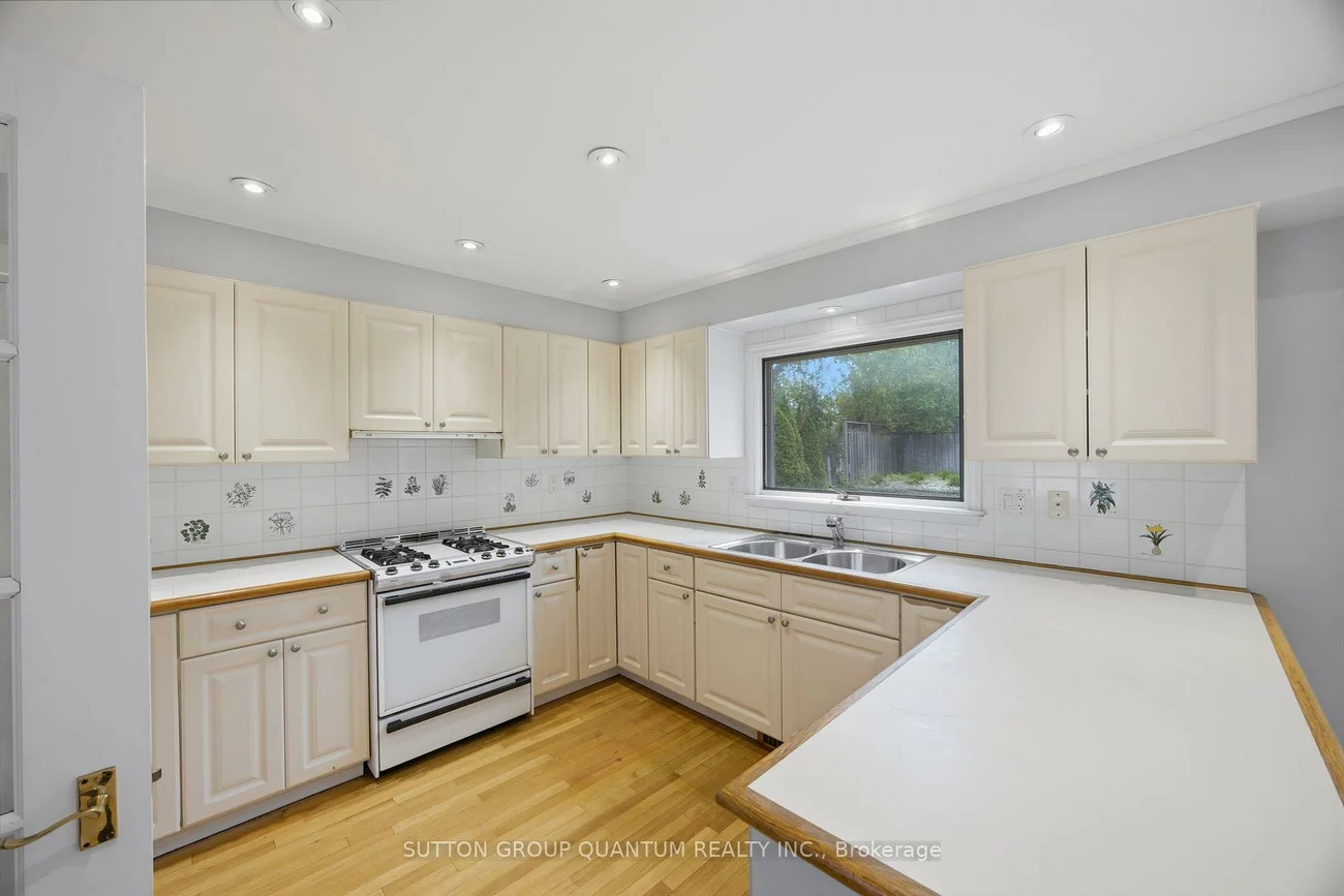 3267, Sir John's Homestead, Erin Mills, Mississauga