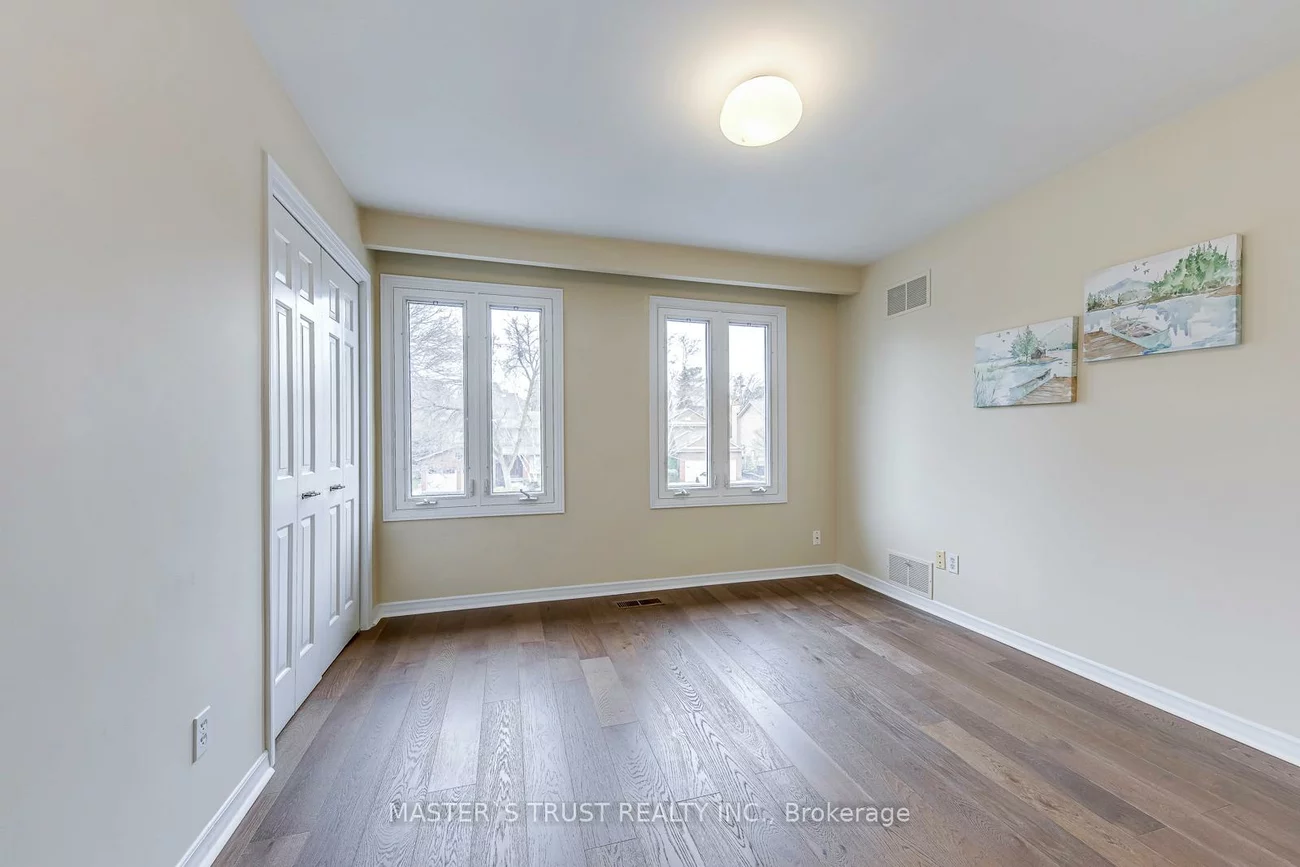 2591, Robin, Sheridan, Mississauga
