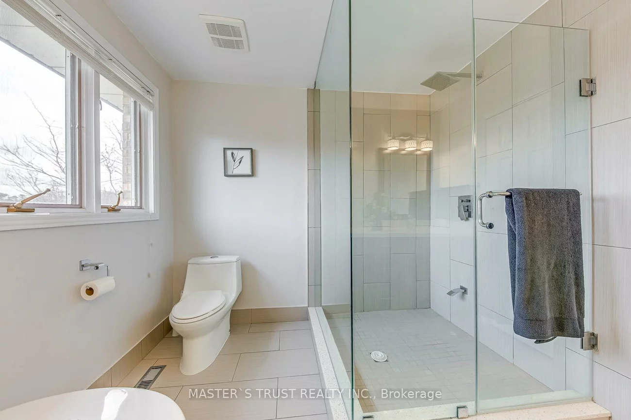 2591, Robin, Sheridan, Mississauga