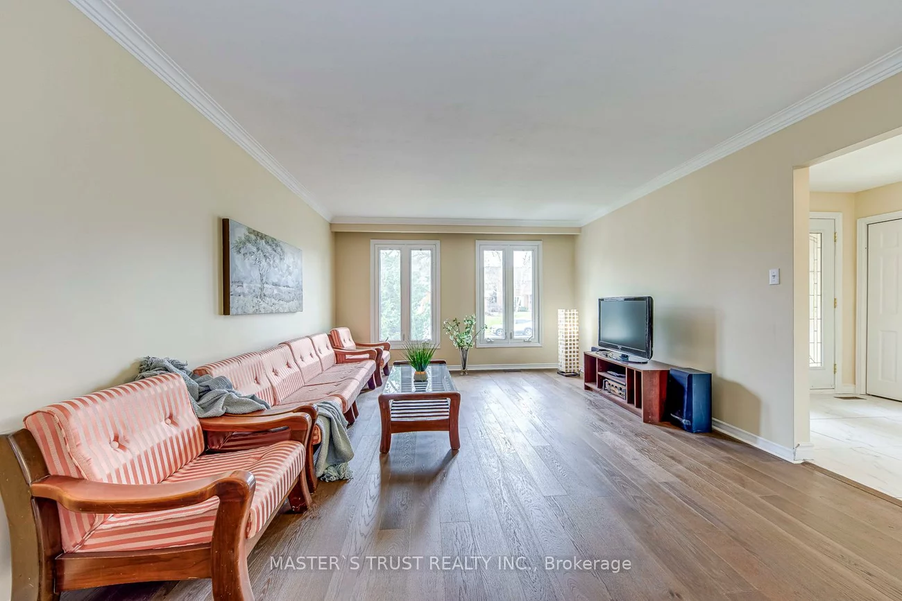 2591, Robin, Sheridan, Mississauga