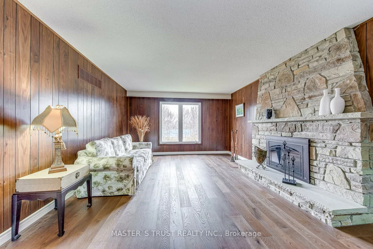 2591, Robin, Sheridan, Mississauga