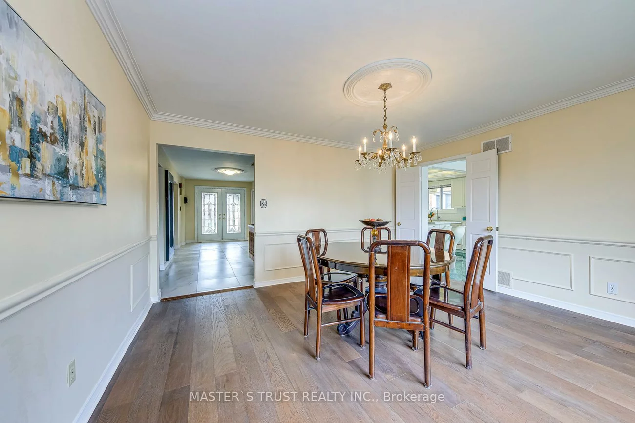 2591, Robin, Sheridan, Mississauga