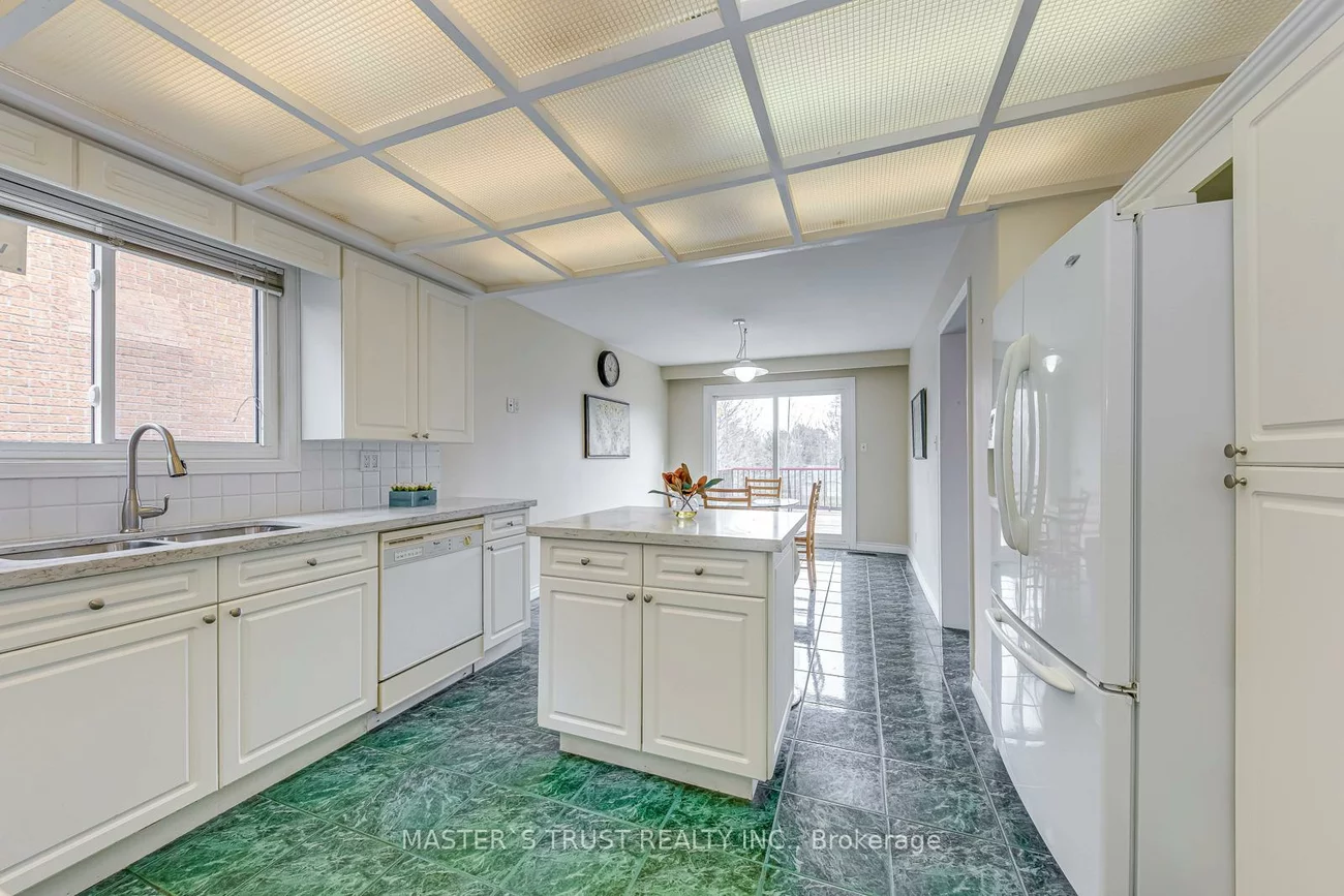 2591, Robin, Sheridan, Mississauga