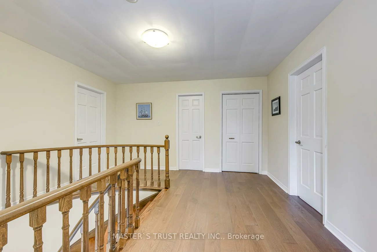 2591, Robin, Sheridan, Mississauga