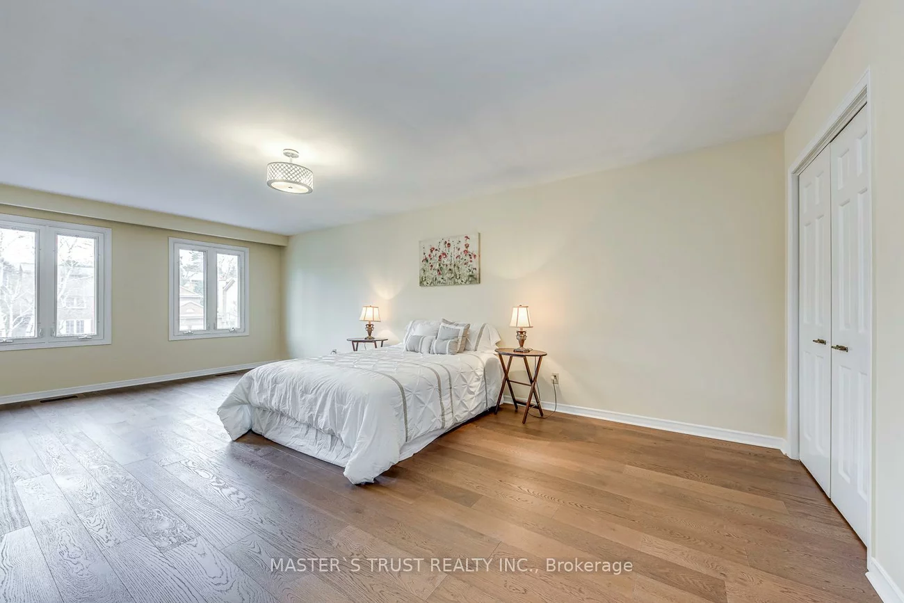 2591, Robin, Sheridan, Mississauga