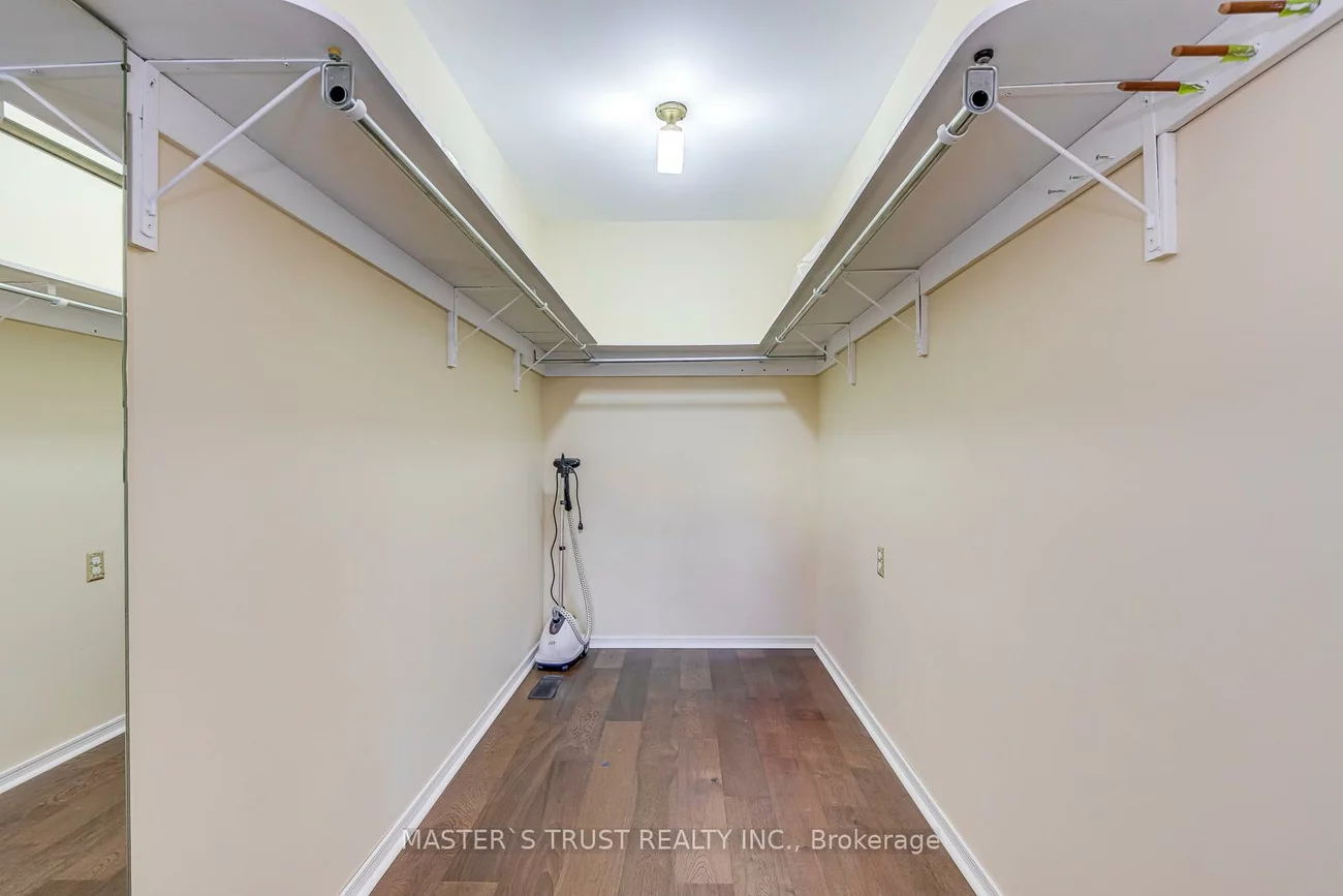 2591, Robin, Sheridan, Mississauga