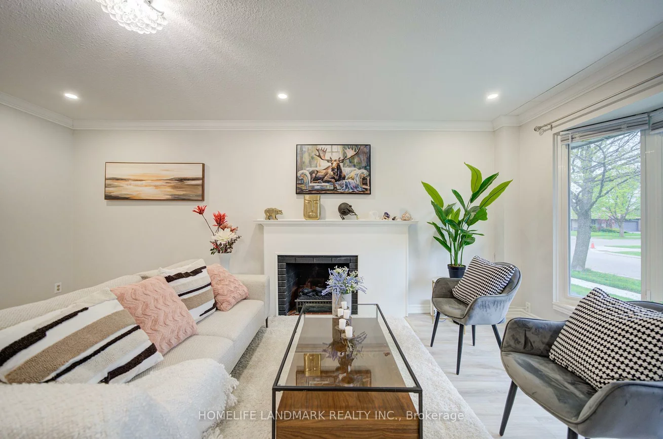 2532, Renzoni, Sheridan, Mississauga