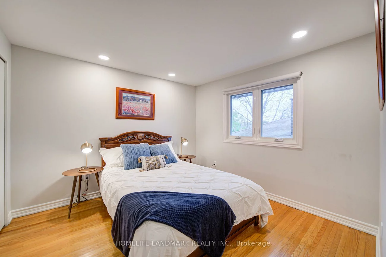 2532, Renzoni, Sheridan, Mississauga