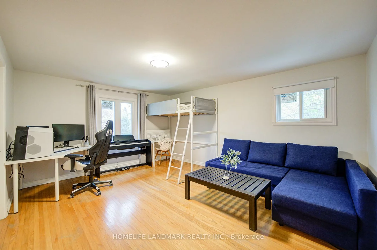 2532, Renzoni, Sheridan, Mississauga