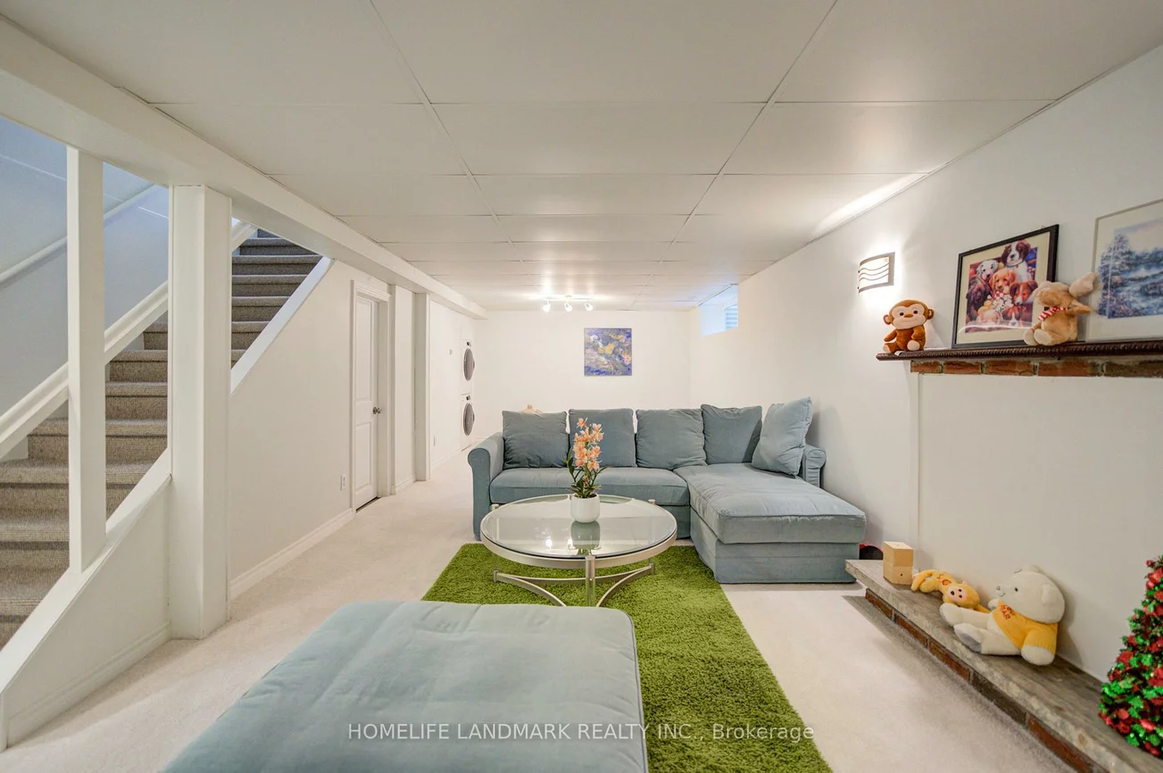 2532, Renzoni, Sheridan, Mississauga
